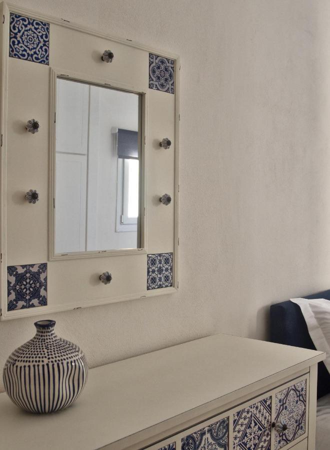 The Bluehouse - Spacious Top Floor Flat With Parking, By Mon Repos Beach Corfu  Экстерьер фото