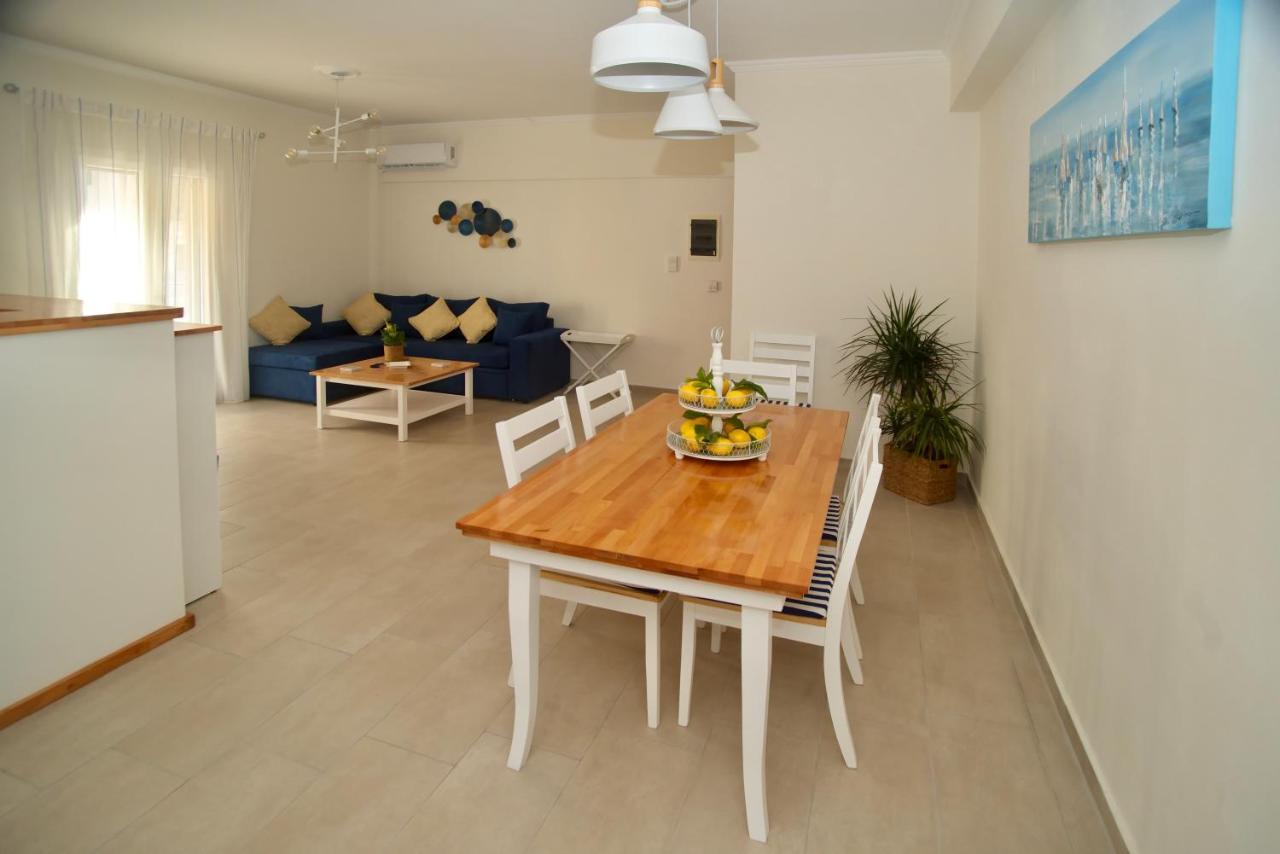 The Bluehouse - Spacious Top Floor Flat With Parking, By Mon Repos Beach Corfu  Экстерьер фото