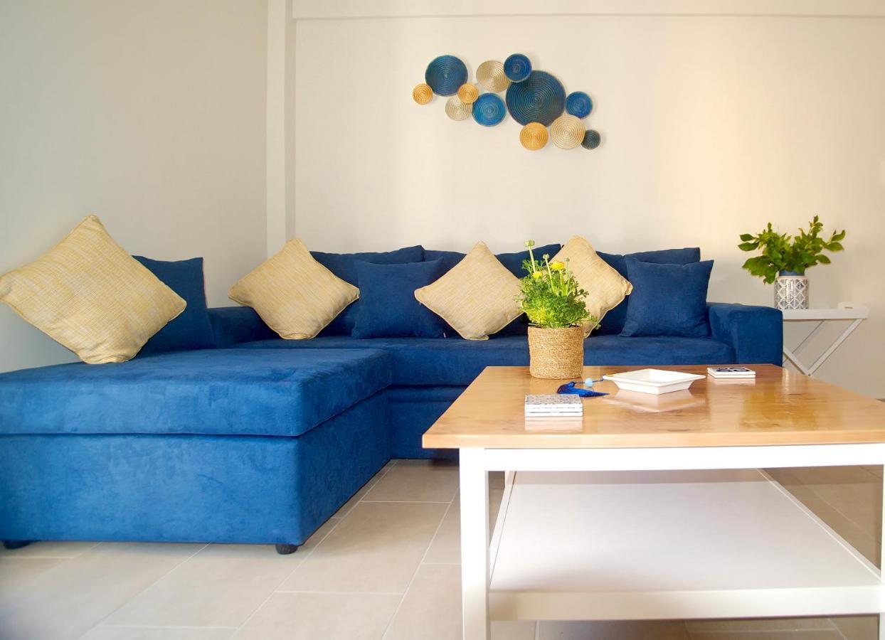 The Bluehouse - Spacious Top Floor Flat With Parking, By Mon Repos Beach Corfu  Экстерьер фото