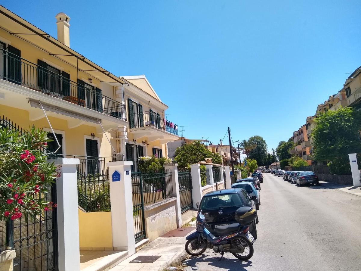 The Bluehouse - Spacious Top Floor Flat With Parking, By Mon Repos Beach Corfu  Экстерьер фото