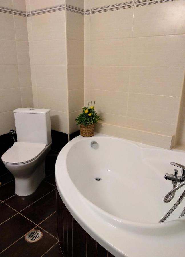The Bluehouse - Spacious Top Floor Flat With Parking, By Mon Repos Beach Corfu  Экстерьер фото